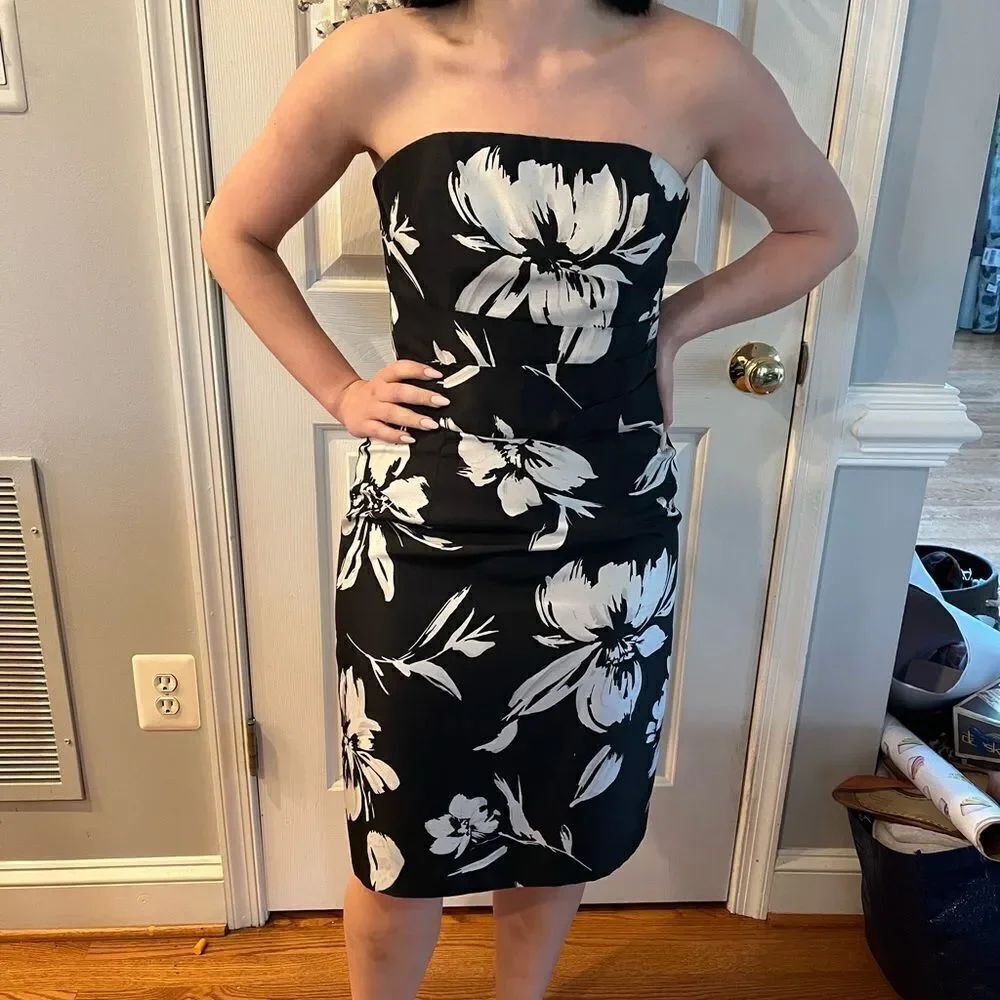 White House Black Market Black Floral Strapless Fitted Cocktail Dress sz 6